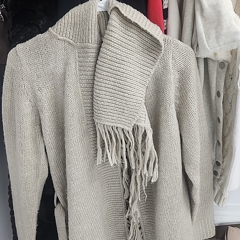 Lemon Beret Cardigan - Picture 2 of 6